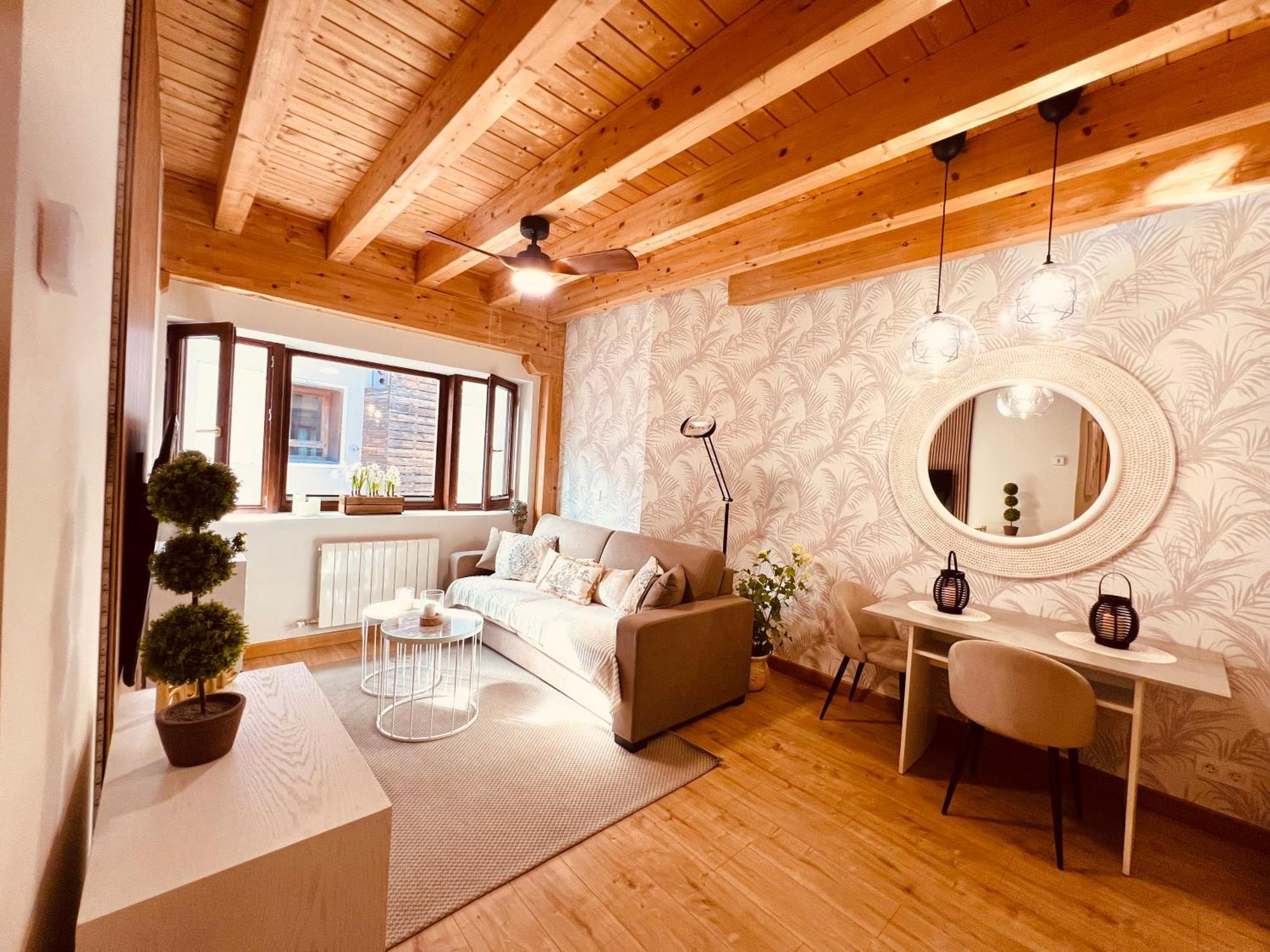 El Capricho De Claudia_ Apartamentos Burgos Catedral Luaran gambar