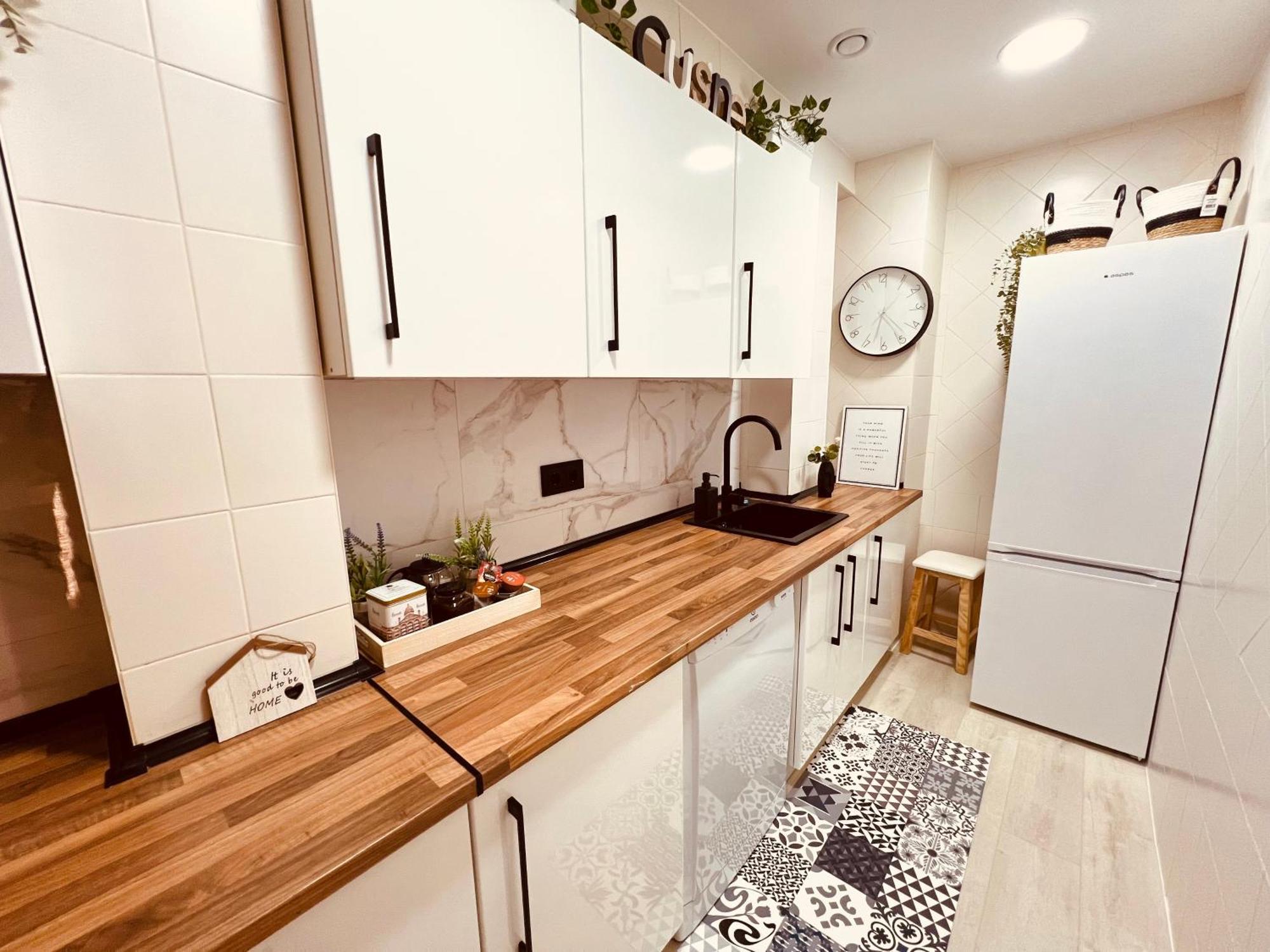 El Capricho De Claudia_ Apartamentos Burgos Catedral Luaran gambar