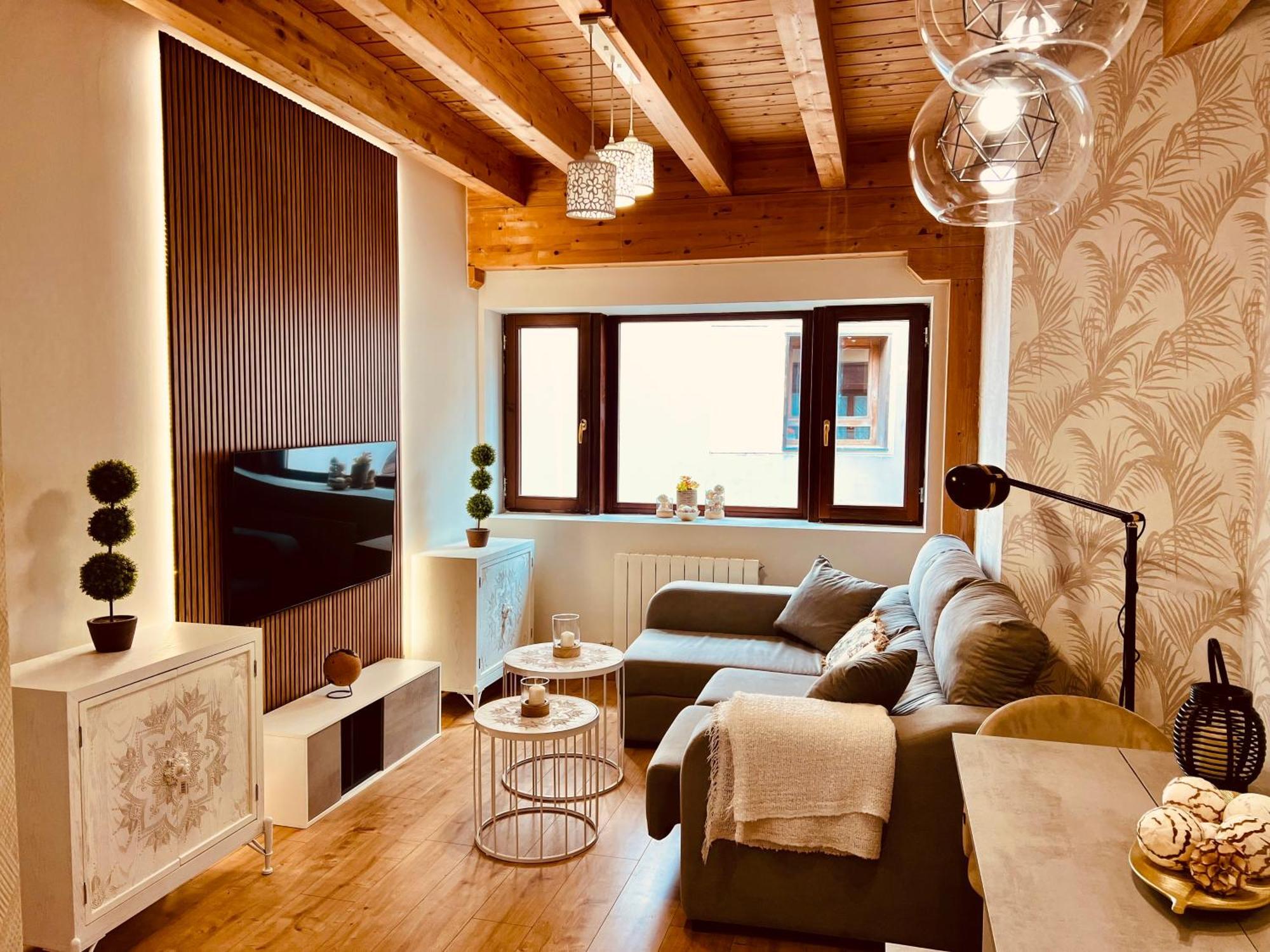 El Capricho De Claudia_ Apartamentos Burgos Catedral Luaran gambar