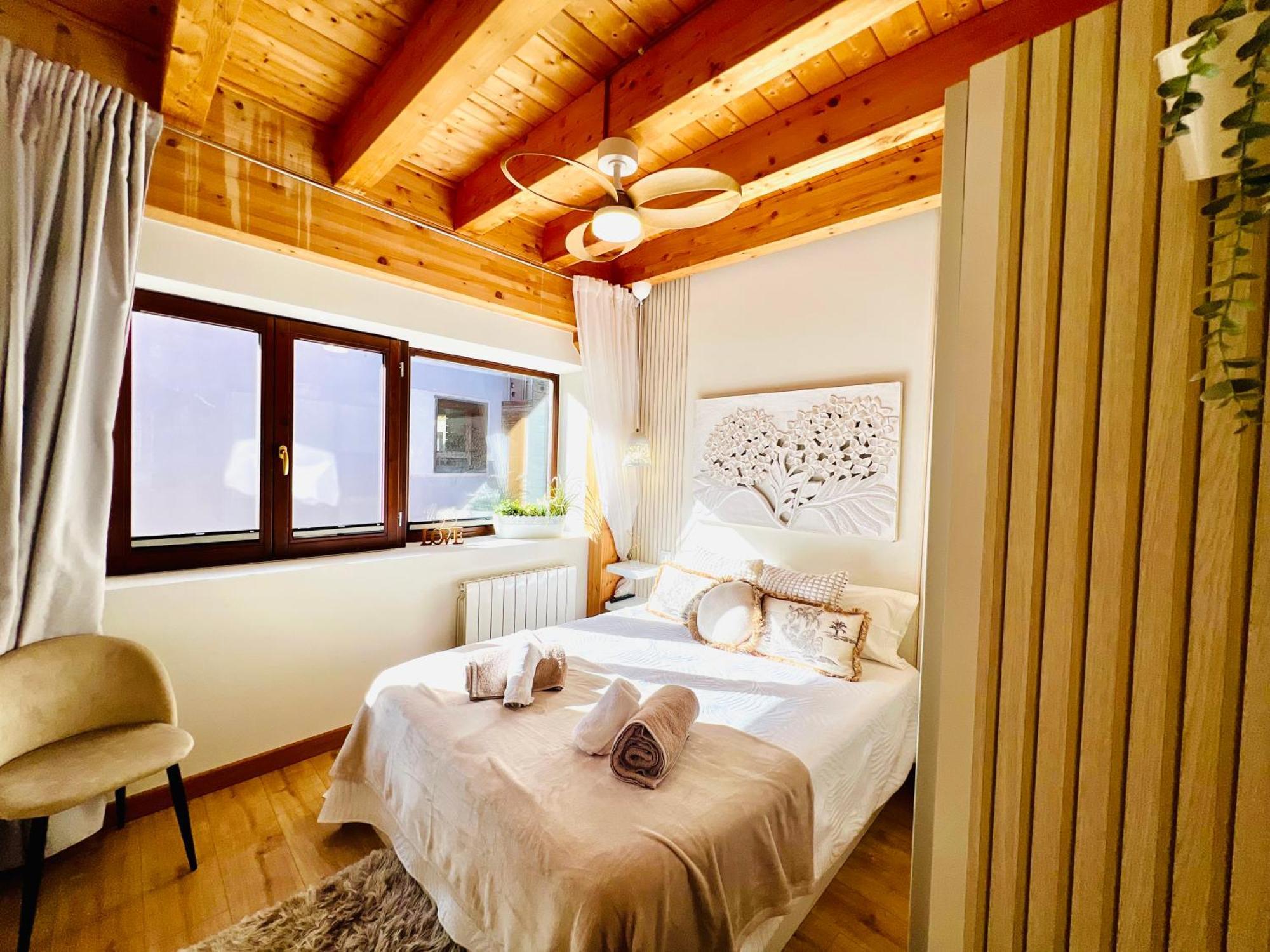 El Capricho De Claudia_ Apartamentos Burgos Catedral Luaran gambar